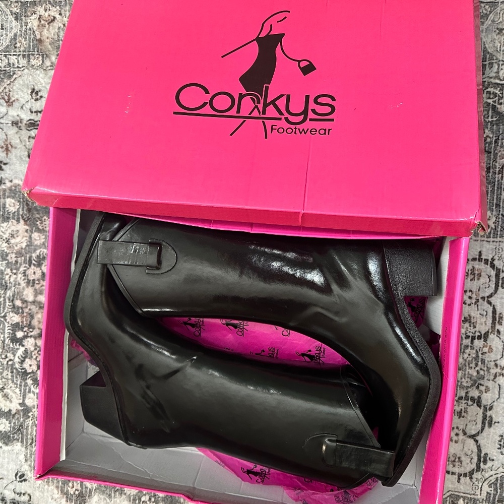 NWOT Corkys Southfork Black Boots - Size 7